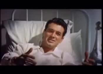 Un'infermiera inglese e un soldato americano sul fronte italiano durante la Prima Guerra Mondiale si innamorano, ma gli orrori che li circondano mettono a dura prova la loro storia d'amore.