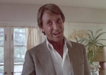 Un'avventura segreta tra un uomo e la sua amante porta al ricatto e all'omicidio.